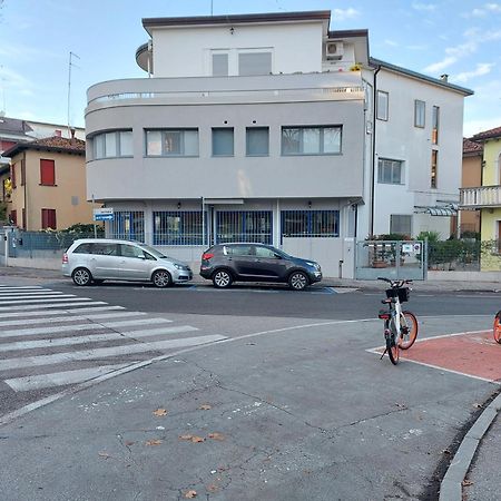 Hotel Marconi House à Mestre Extérieur photo